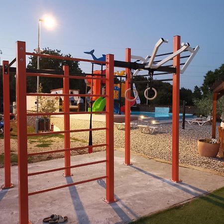 Large Camper In The Olive Grove Hotel Баньоле Екстериор снимка