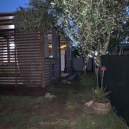 Large Camper In The Olive Grove Hotel Баньоле Екстериор снимка