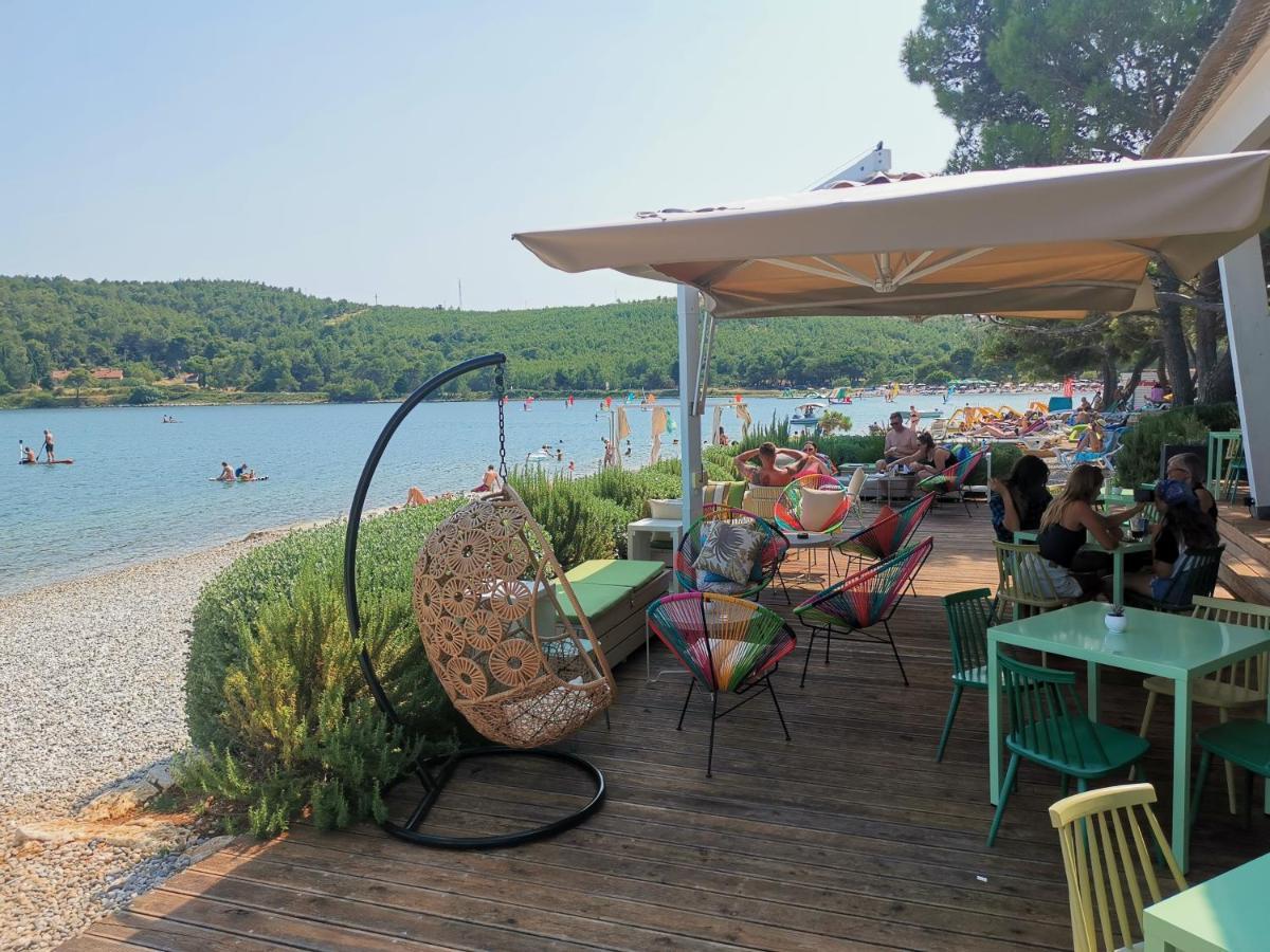 Large Camper In The Olive Grove Hotel Баньоле Екстериор снимка