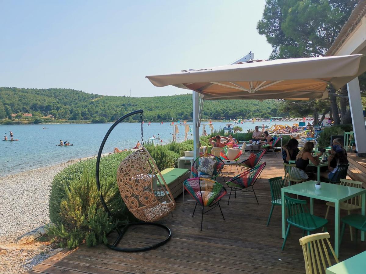 Large Camper In The Olive Grove Hotel Баньоле Екстериор снимка