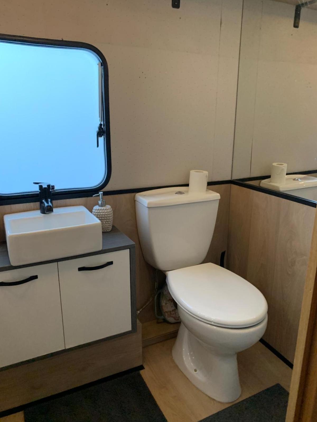 Large Camper In The Olive Grove Hotel Баньоле Екстериор снимка