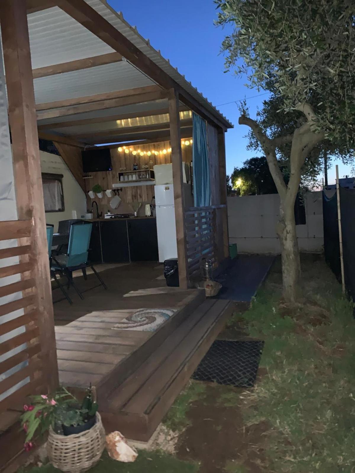 Large Camper In The Olive Grove Hotel Баньоле Екстериор снимка